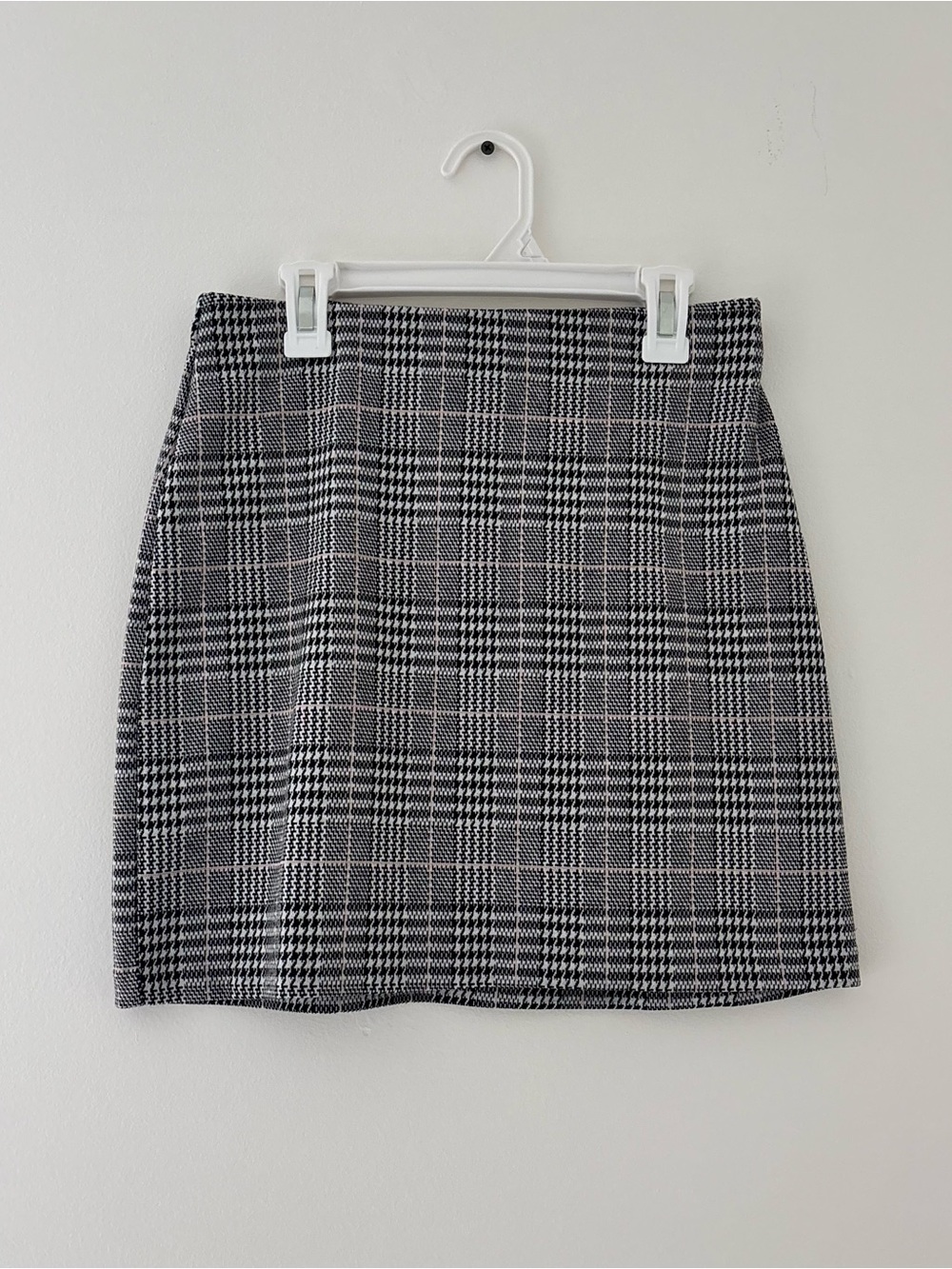 H&M black & white plaid stretch mini skirt